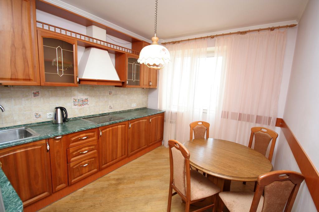 Inn Home Apartments - Livoberezhna Kiev Exterior photo